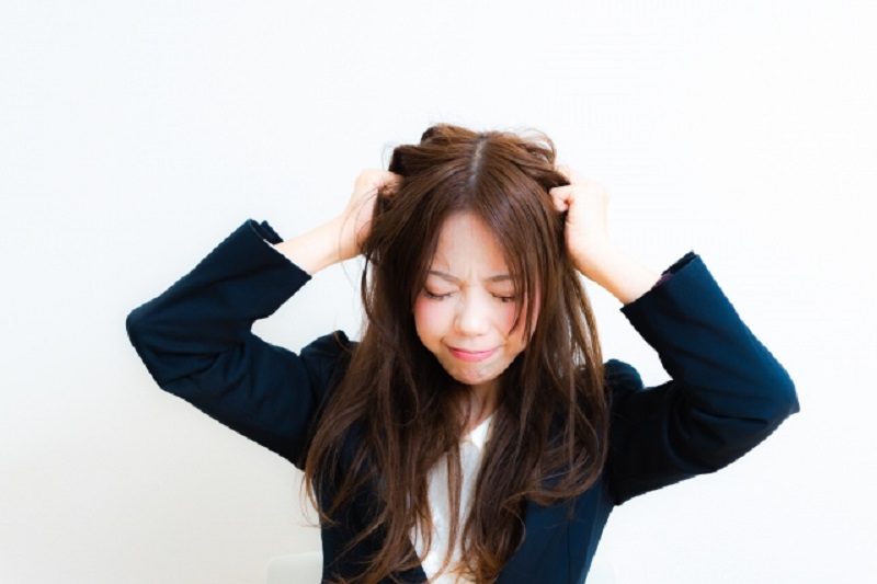 イライラする女性